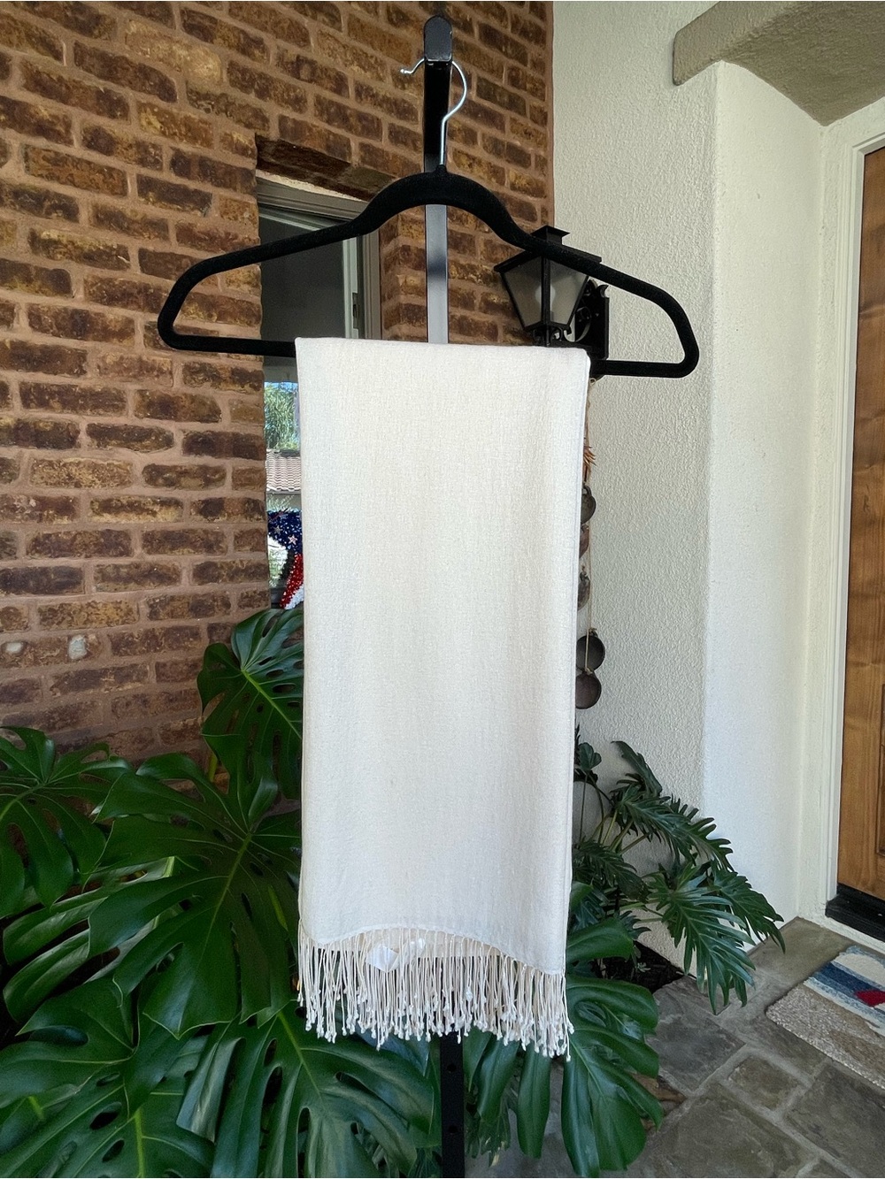 Ivory Pashmina Wrap with Fringe - Picture 4 of 5